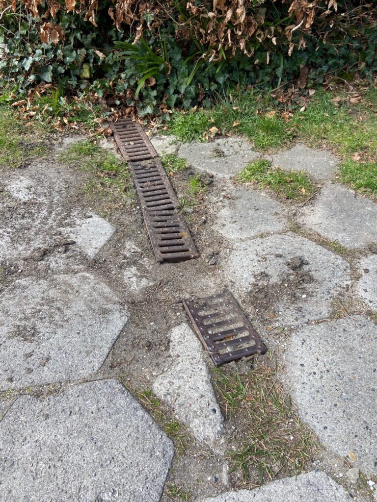 Rensning af drænrende på Fensmarks Allé